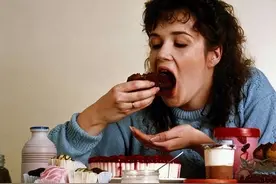 46岁的温州大姐，为养胃坚持吃半年黄瓜，后来她的胃如何了？图片