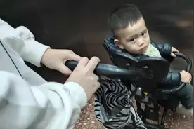 幼儿园时期，遇不良老师关入小黑间，心理阴影好长久...抗拒回忆图片