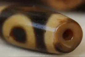 什么是“九眼天珠”？一颗价格动辄上千万，难道贵在了有九个眼？图片