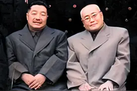 南昌起义贺龙是刘伯承上级，为何元帅排名反而比刘伯承低一位？图片