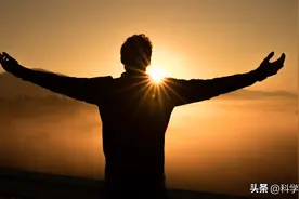 原子不灭，所以可以说人是永生的？我们只是不那么有序了图片