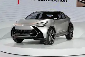 "铁窗泪"后排再收窄，设计比现款还夸张！全新C-HR还怎么赢缤智？图片