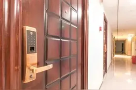 进户门要不要加装指纹密码锁？听师傅详细讲解，涨知识了图片