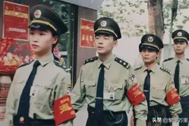 中国警察的警服，1984年开始，在16年时间内，为何更换了5次？图片