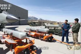 单挂点能挂1.65吨！创造我军多项第一，服役24年的飞豹依然是主力图片