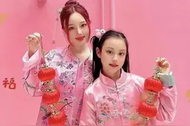 10岁甜馨长成李小璐翻版！穿搭也向妈妈看齐，小小年纪有了星味图片