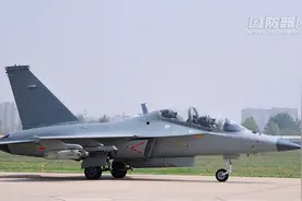 空军石家庄飞行学院某旅组织飞行学员实弹地靶训练图片