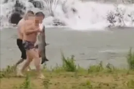 萍乡一水库泄洪，村民兴奋捞鱼，结果付出生命的代价图片