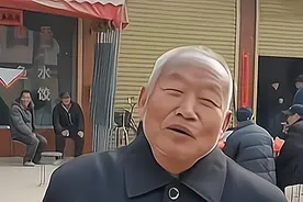 河南：75岁大爷没结过婚，迎娶6旬大妈高兴坏了，对方还不要彩礼图片