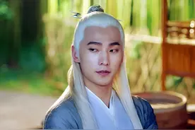 “白发美男子”别硬演，有人惊艳了时光，有人却成了“灾难现场”图片