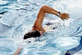 自由泳换气：单侧换气还是双侧换气？图片