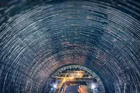 突破16万米！沿江高速宜金段隧道掘进过半——全线预计将于2025年建成通车图片