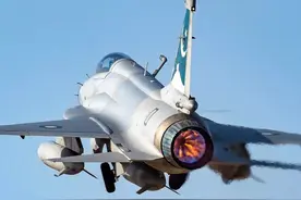 枭龙战机99%部件为中国造，两大核心巴铁却坚持选择他国产品图片