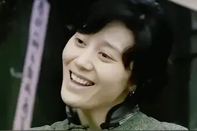 再看《风筝》：才懂为何秋荷都自身难保了，还执意要收养两个孩子图片