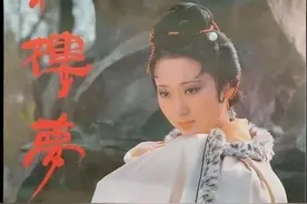 来了，1987年红楼演员挂历，个个美艳动人，陈晓旭居然最逊色图片