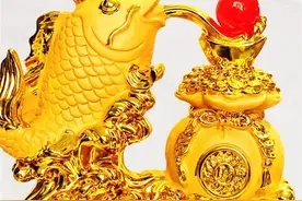 民间故事：姑娘夜宿尼姑庵，发现尼姑是男的，她躺倒在地救了自己图片