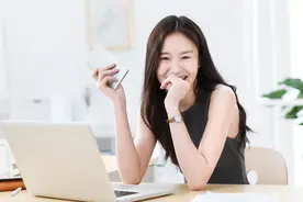 两性关系：有勇气的女人最迷人图片