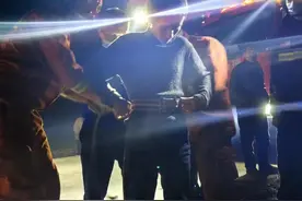 菏泽一8岁男童坠入机井！危急时刻，小井镇卫生院医生倒挂下井营救图片