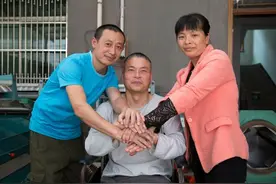 浙江32岁女子跟两任丈夫一起生活，视频曝光惊呆网友：这事，该谴责吗图片