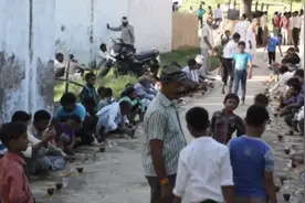 印度奇葩丧宴，为了面子请客2500人，结果背负高额债务图片