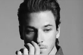 37岁法国影帝去世，又是滑雪事故！贝嫂破相，车王舒马赫成植物人图片