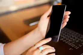 7个迹象说明你的手机可能被入侵图片