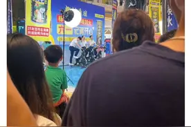 被骂“低俗”的椰树男模终于爆火，娱乐圈看了都脸红图片