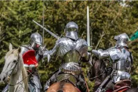 兵器越怪，死得越快！全球最怪异铠甲，第2德国造像钢铁侠图片