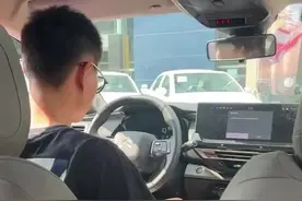 今天终于去试驾了凡尔赛图片