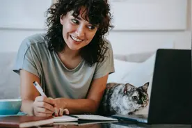 怎么给vlog配音？短视频博主都在用的3种方法，简单又高效！图片