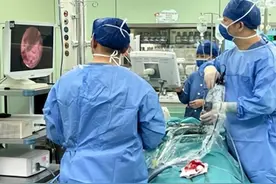 六旬老汉坐骨神经痛，不是腰椎间盘突出导致，罪魁祸首是这里长了囊肿图片