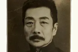 这个时代已容不下鲁迅？鲁迅的文章陆续退出了教材图片