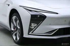 智己L7公布售价后APP就被挤爆了！真这么香？图片