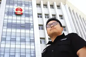 包头保安小哥火出圈啦图片