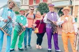 美国丈夫对300斤妻子一见钟情，不许她减肥：少一斤就不爱你图片