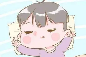 原创宝宝睡觉常常突然惊跳，是被吓到了么？别担心，妈妈一个动作就好图片