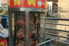 活鸭都要几十元，路边10几元一只的烤鸭能吃吗？为你揭开真相图片