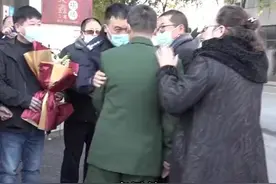 冥冥之中的缘分！两名男子结伴寻亲结果是亲兄弟图片