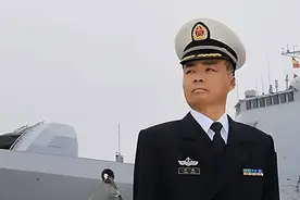 兵哥哥浴火救下44人，全身烧伤90%被迫分手，校花挺身而出：我嫁图片