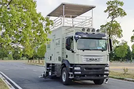 越野专用方舱，带升顶露台的汕德卡，舜宇重卡越野房车图片