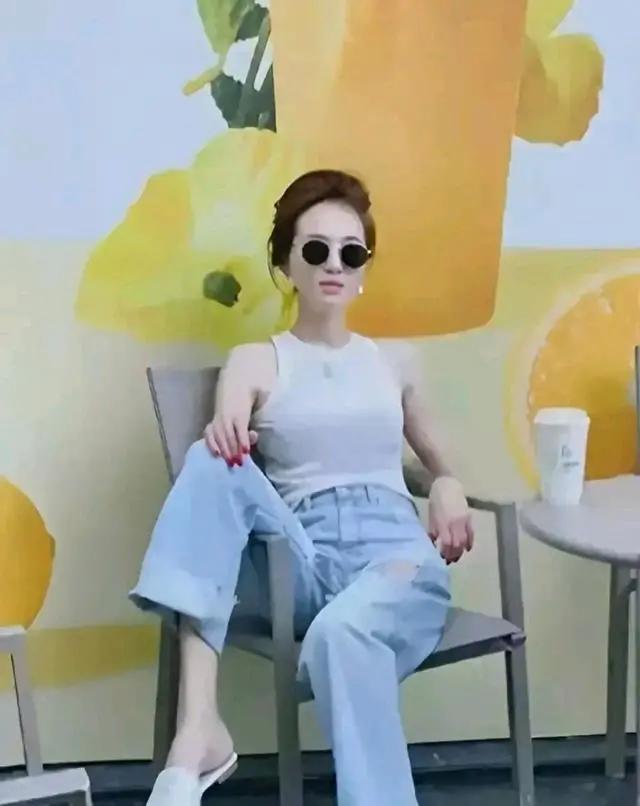 白珊珊和许家印真实关系，难怪能当恒大歌舞团团长