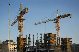 现在建筑工地上农民工的日工资能达到多少？听到后你有什么感想？图片