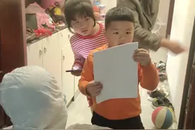 赣州小朋友居家隔离，消防员却将试卷送上门！网友：孩子的笑容逐渐凝固图片