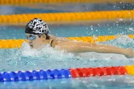 女运动员的心酸：生理期照常训练，为了比赛坚持下水图片