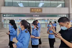 俺的左邻右舍和对门--西邻居图片