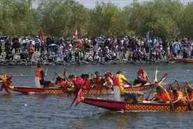 新疆兵团第十二师二二二团第六届端午龙舟文化旅游节开幕图片