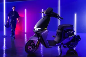 九号、雅迪推出2款新电动自行车，无需驾照，外观炫酷，智能好用图片