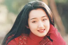 分手25年，51岁杨钰莹孤独单身，不婚不育，赖文峰对她影响多大？图片