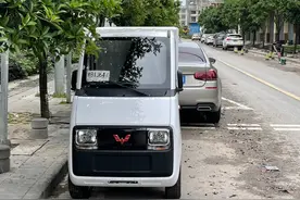 五菱牌“快递车”已上路，能遮风能挡雨还跑得快，比三轮车强多了图片