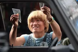 戏还没演明白就开始做导演和编剧，这几个明星，是赔了夫人又折兵图片